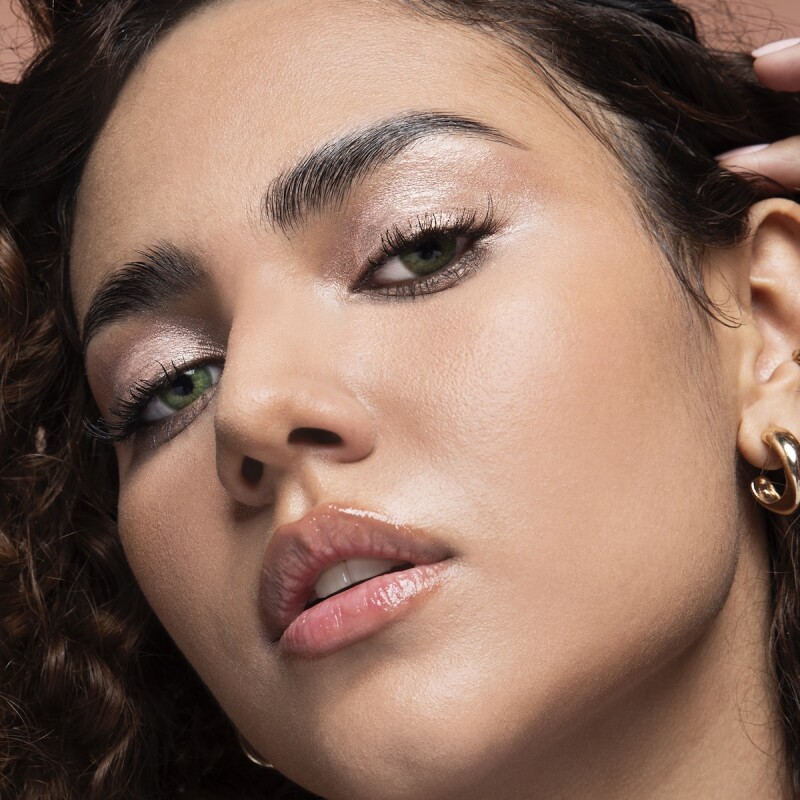 Sombra Líquida Resist Vogue Tono Sandía Latina 5 Ml. Sombra Líquida Resist Vogue Tono Sandía Latina 5 Ml.