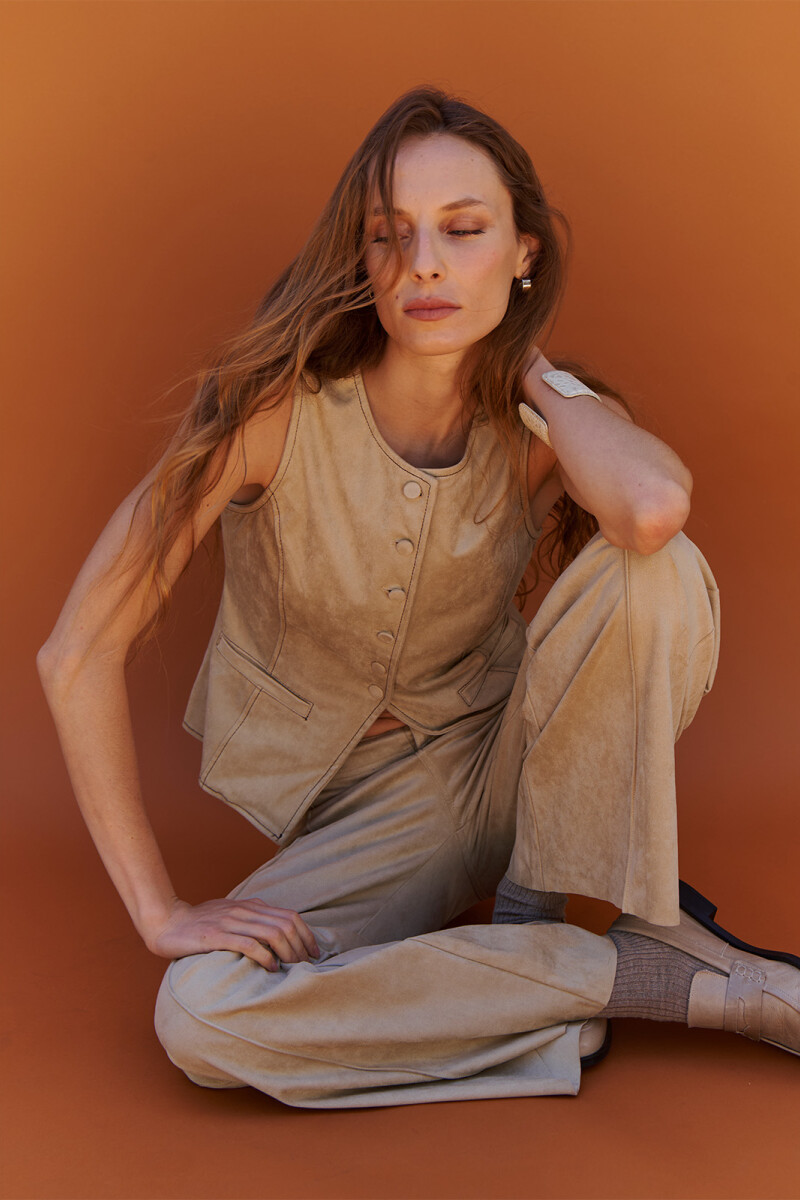 CHALECO SUEDE NATURAL