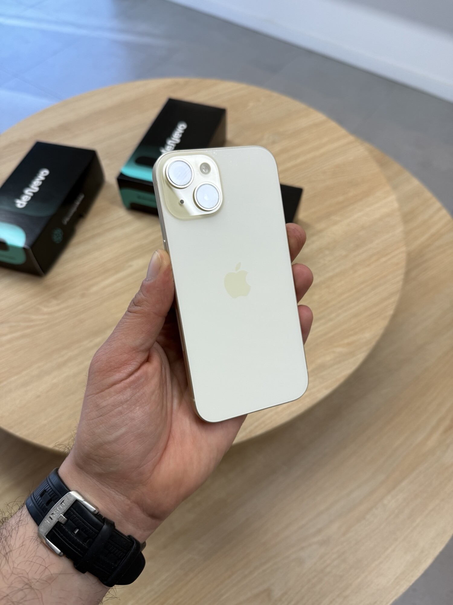 iPhone 15 128GB - Yellow — denuevo