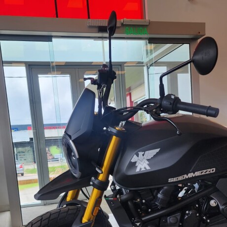 Moto Morini Seiemmezzo SCR 650 Negro