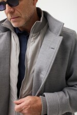 Gaban con pechera desmontable GRIS MEDIO