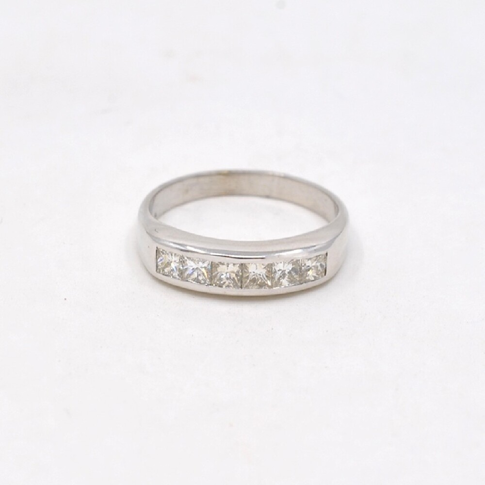 Anillo En Oro 18K Con Brillantes Corte Princesa Anillo En Oro 18K Con Brillantes Corte Princesa