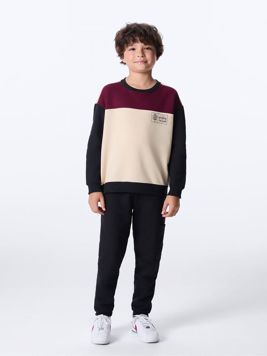 CONJUNTO INFANTIL CON ESTAMPA - NEGRO 