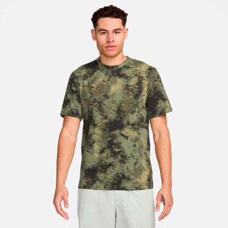 Remera Nike Dri-Fit Camo Hyverse Top de Hombre Verde