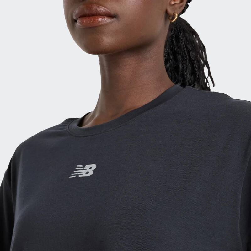 Remera New Balance Drapey Relaxed Negro