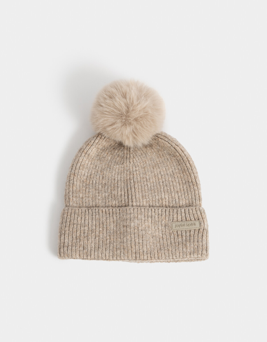 Gorro Tejido Con Pompón 