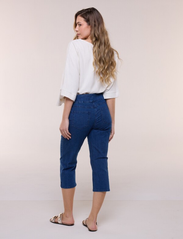 Capri Pull On Denim JEAN