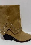 BOTA CORTA TACHA Beige