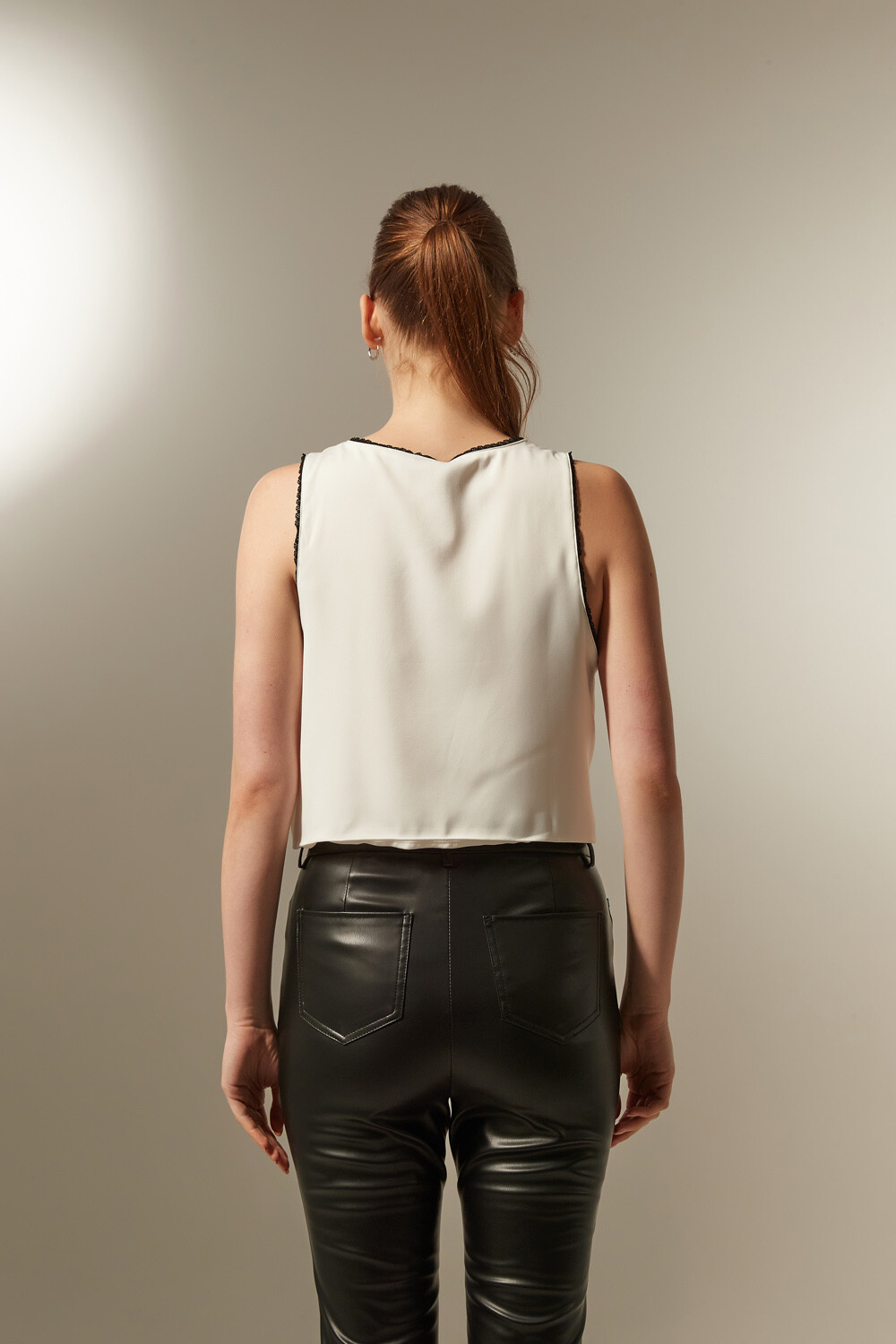 Tops Xoela Marfil / Off White