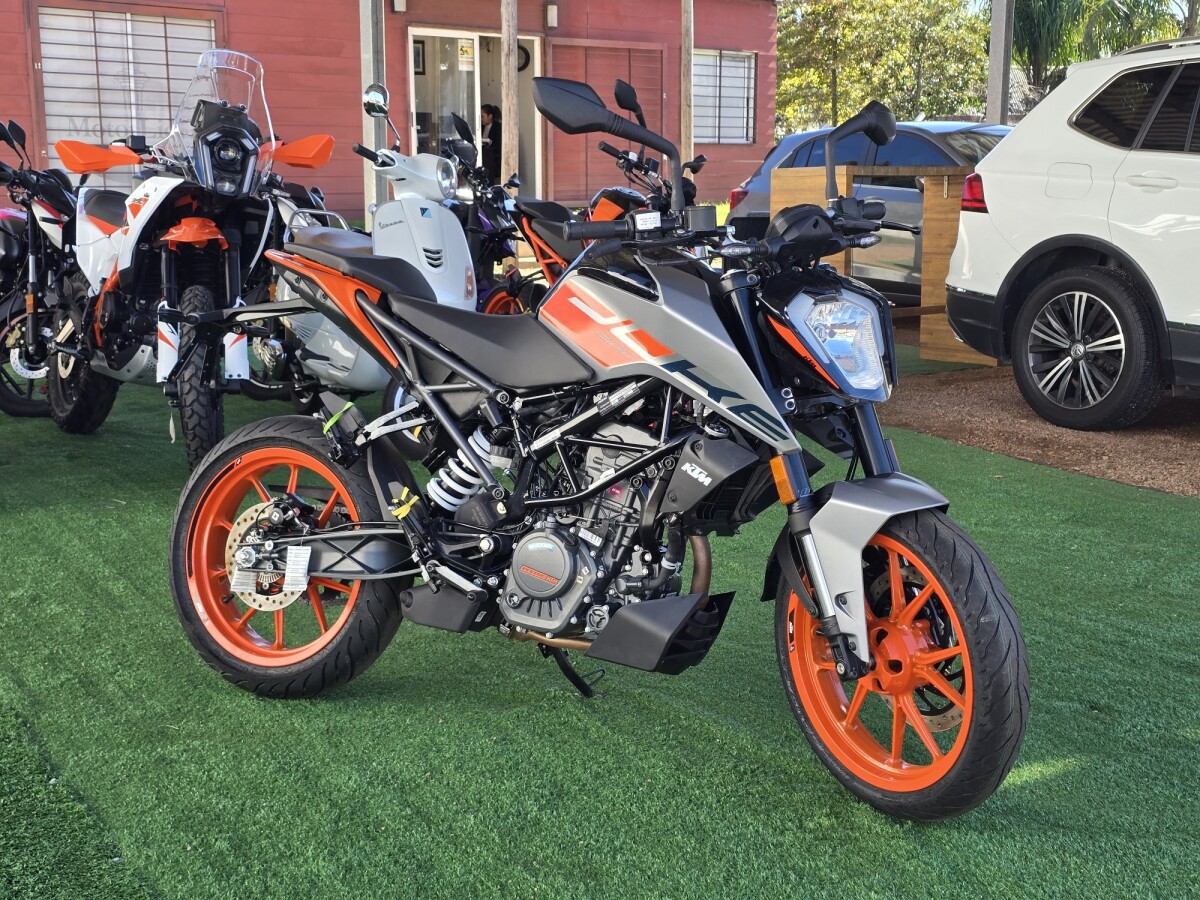 KTM Duke 200 0KM | Permuta / Financia KTM Duke 200 0KM | Permuta / Financia