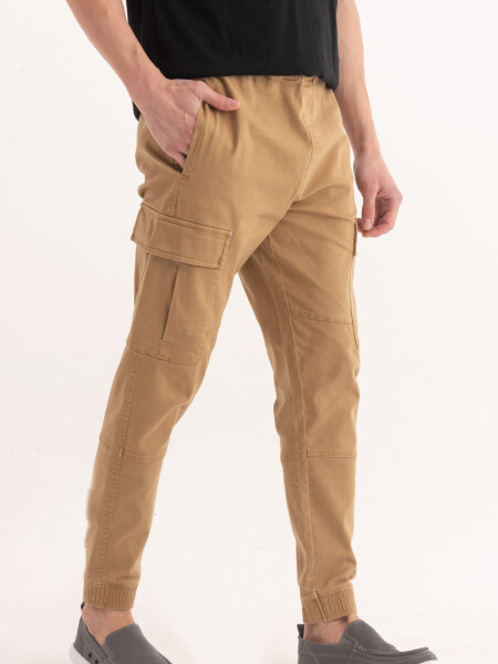 Pantalón cargo Camel