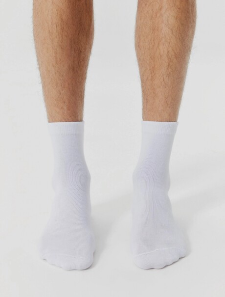 KIT CON 3 PARES DE MEDIAS LARGAS ELASTIZADAS BLANCO