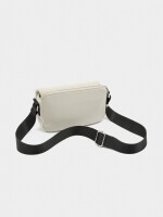 Bolso Bandolera Con Solapa Textura Suave crudo