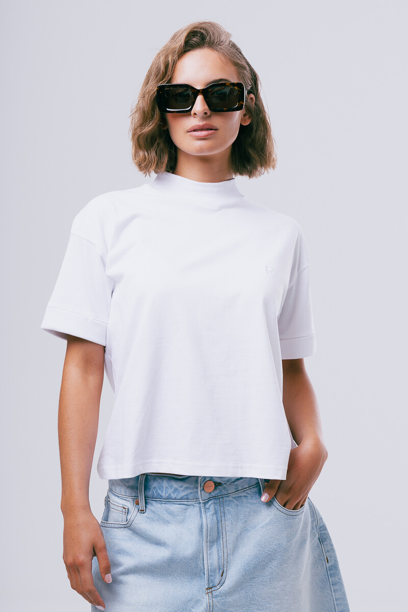 Pouli White