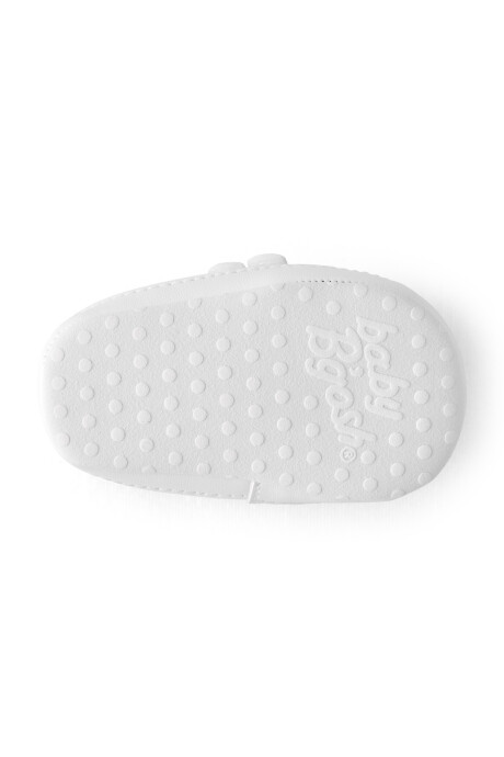 Zapatitos blancos, con velcro, bordes festoneados y lunares bordados Sin color