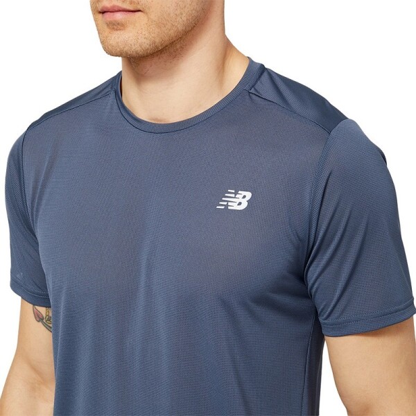 Remera New Balance Accelerate Azul
