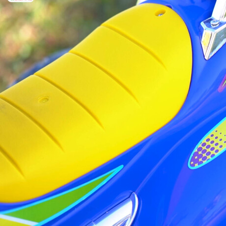 Moto A Batería Con Reversa Luces Y Sonido + Casco Azul