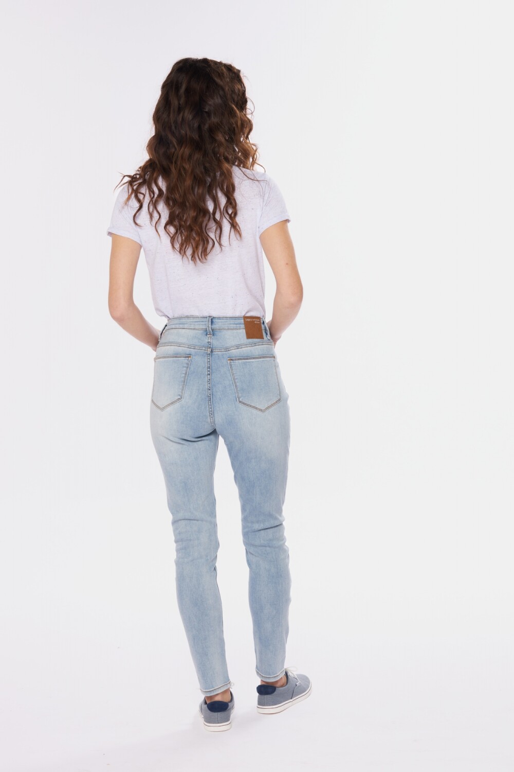 PANTALÓN DE JEAN SKINNY Celeste