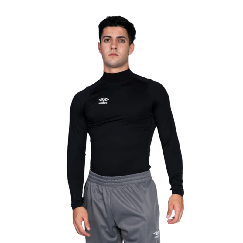 Remera térmica Umbro Hombre 262538U0 Negro