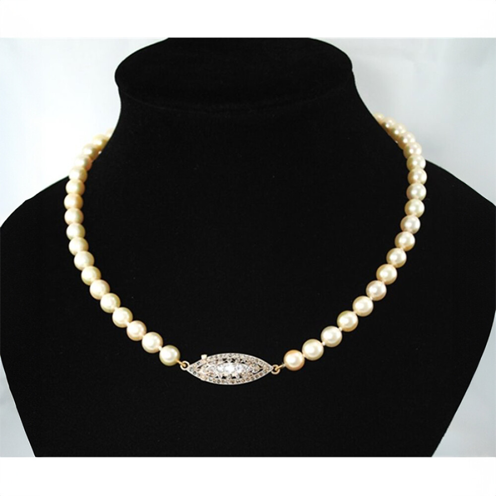 Collar De Perla De Cultivo 7 Y 7 1/2 Milimetros Con Broche En Oro 18K Y Brillantes Largo 45 Cm Collar De Perla De Cultivo 7 Y 7 1/2 Milimetros Con Broche En Oro 18K Y Brillantes Largo 45 Cm