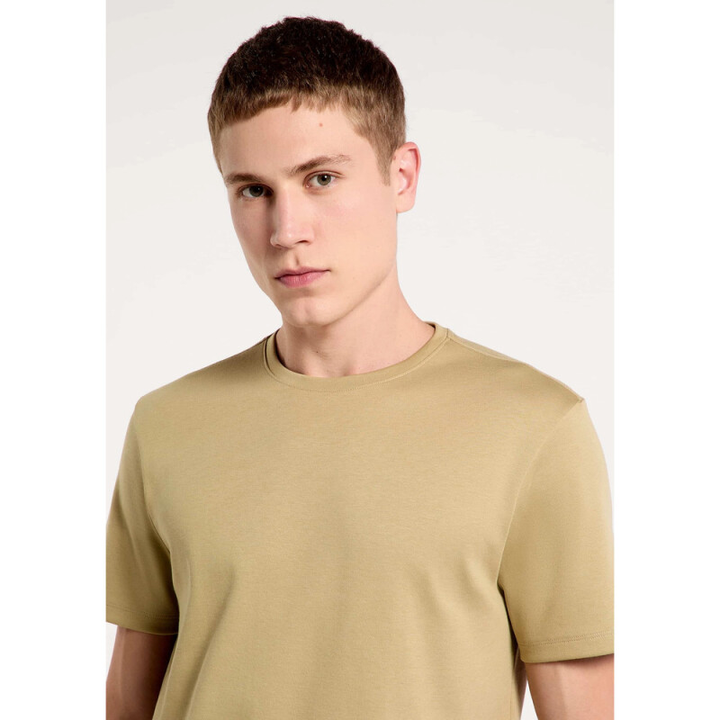 CAMISETA MM MASC OLIVA MEDIO