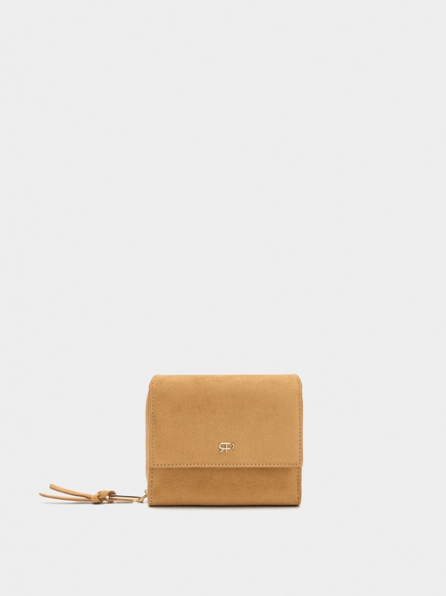 Cartera Efecto Ante Con Solapa - camel 