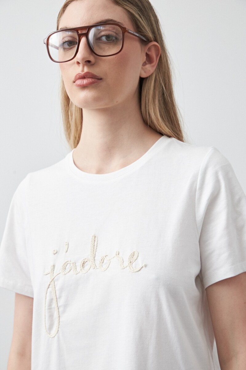 REMERA ADORE Blanco