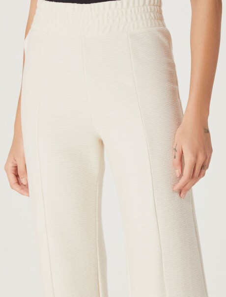 PANTALÓN OXFORD CON ABERTURA BEIGE