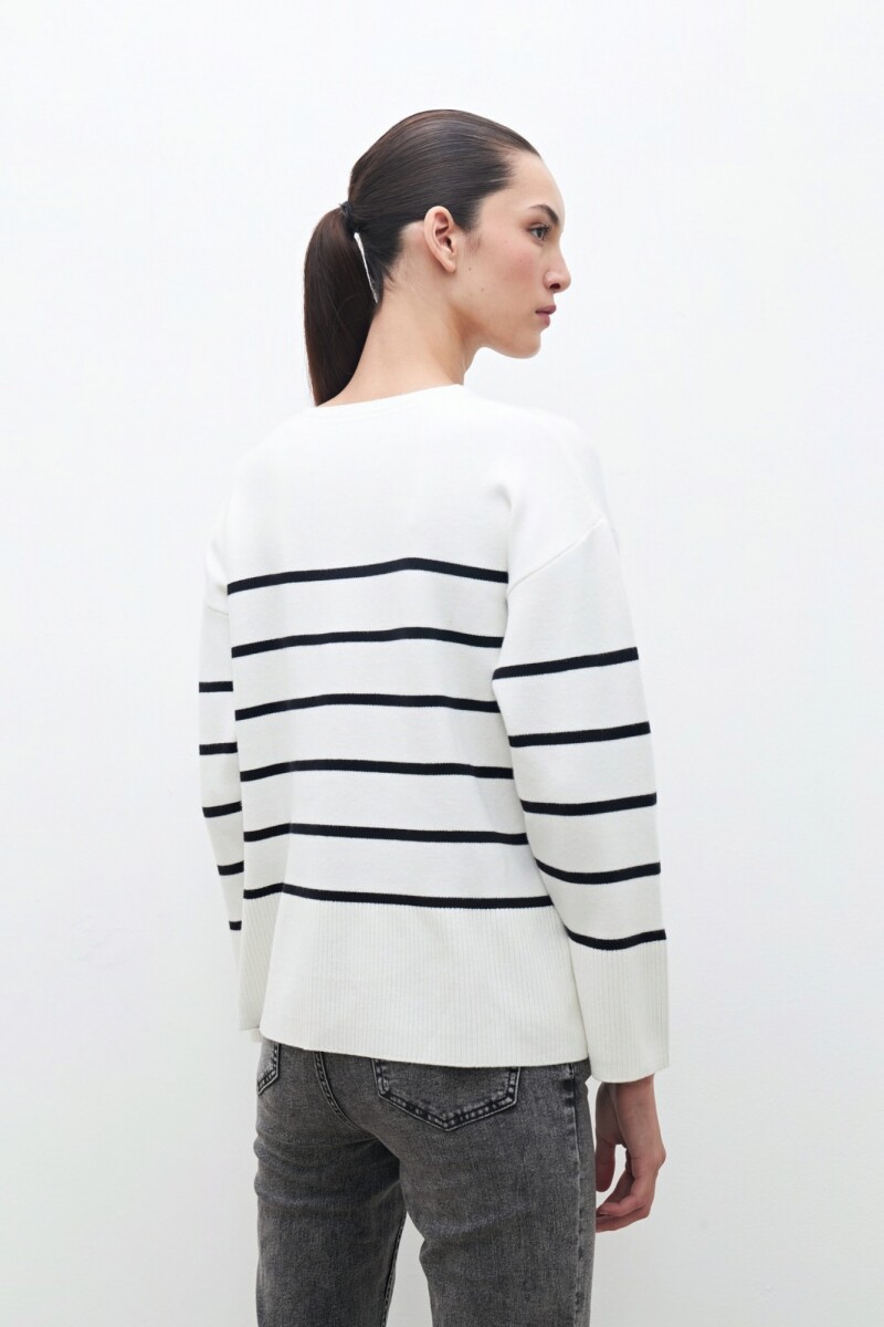 Sweater rayado crudo