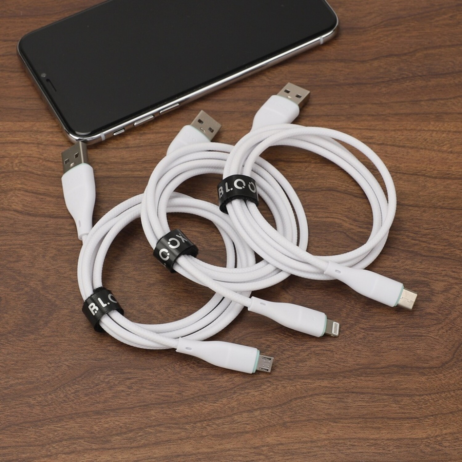 Cable Usb iPhone De Carga Y Datos Lightning 2m Bloox — Una Ganga