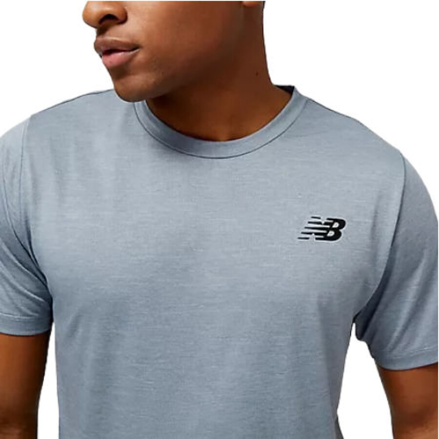 Remera de Hombre New Balance Tenacity Gris