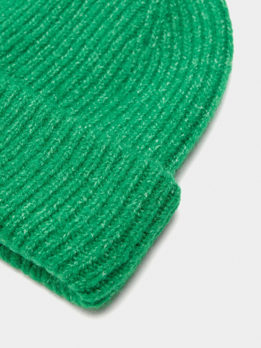 Gorro Canalado Con Dobladillo verde
