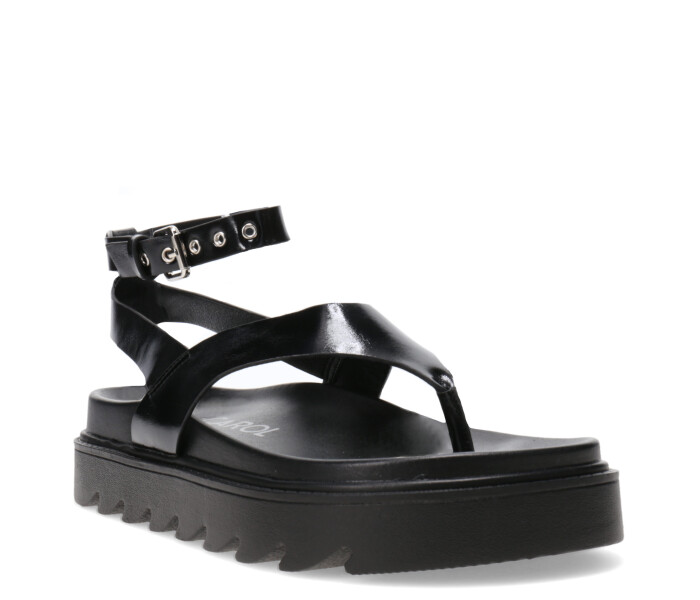 Sandalia DERBE con pulsera y hojalillos Black