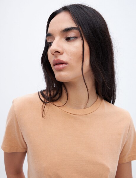 Remera Anette Camel