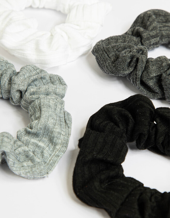 Skunzies Set por 4 Set De Scrunchies - Combinacion Tricolor
