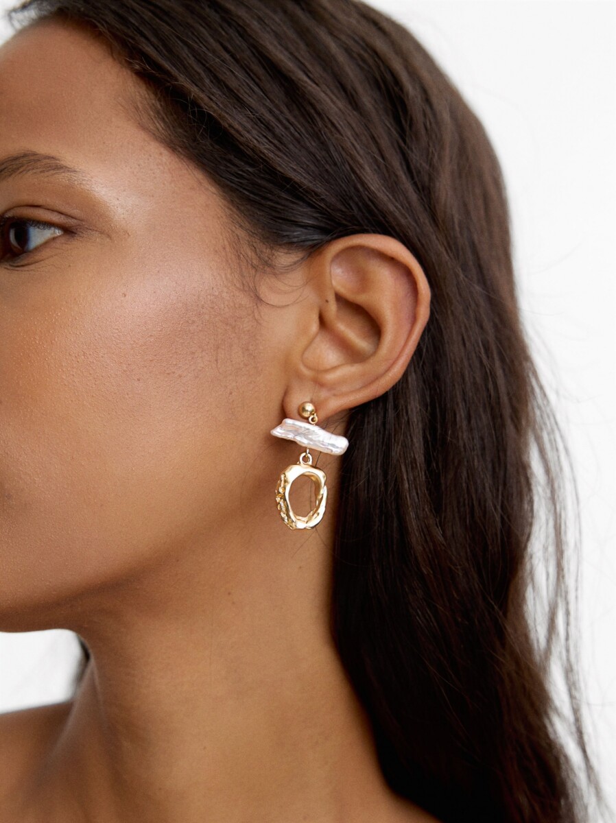 Pendientes Asimétricos Con Perlas - dorado 