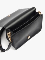Bolso Bandolera Con Textura Y Solapa negro