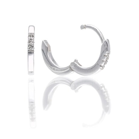 Par de aros de plata 925 con Diamante de Laboratorio de 0.054 cts. Par de aros de plata 925 con Diamante de Laboratorio de 0.054 cts.