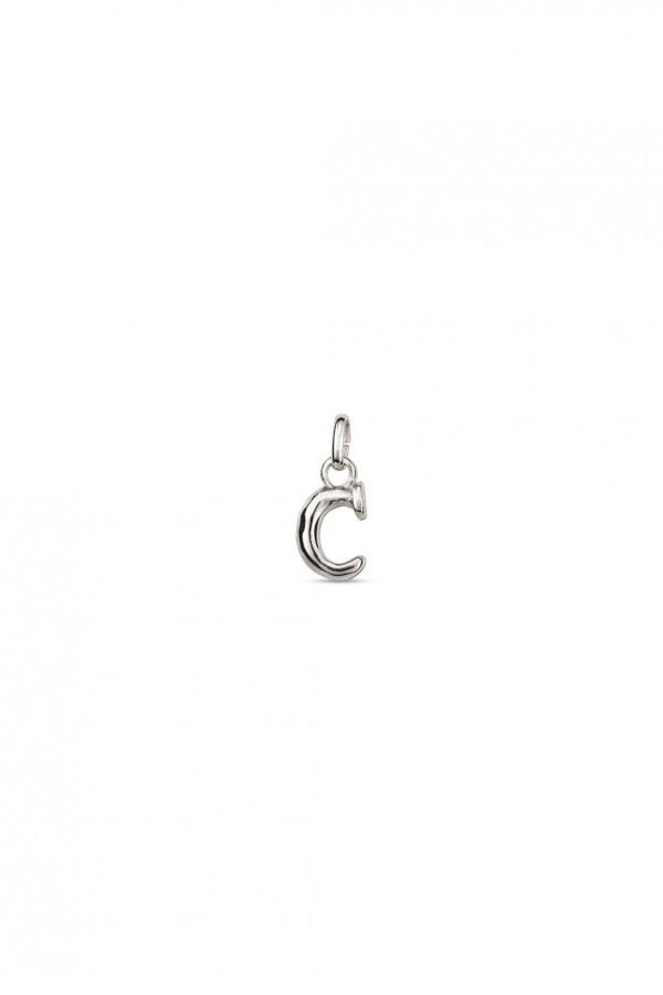 CHARM DE ALEACION DE METALES BAÑADO EN PLATA DE LEY CON FORMA DE LETRA C CON ARGOLLA Charm