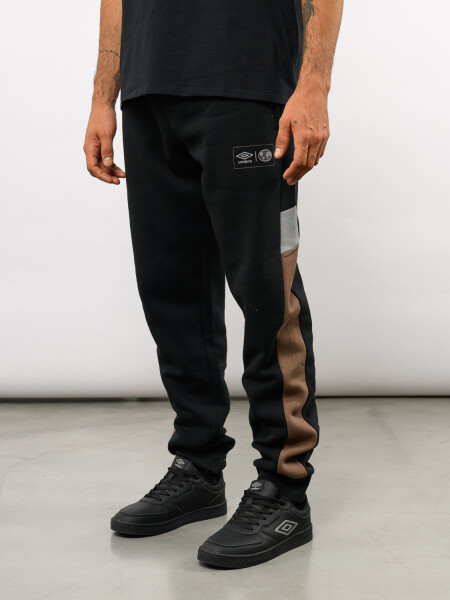 Pantalón District Umbro Hombre 002