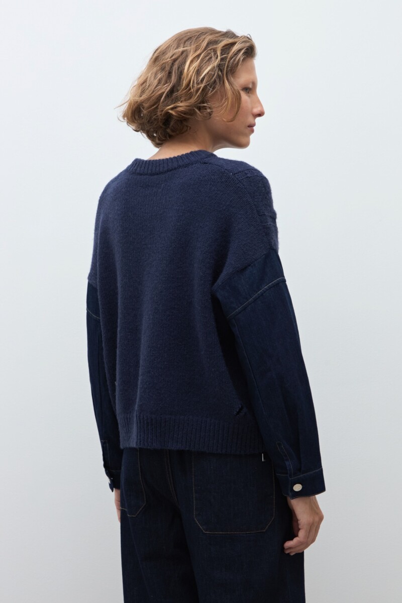 Sweater con jean azul marino