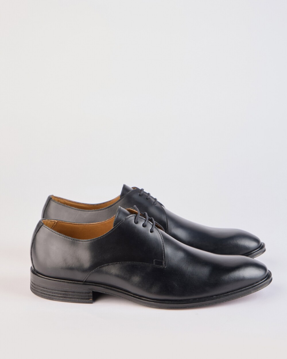 Zapato Clásico Georgia Cuero / Suela Goma - Negro Zapato Clásico Georgia Cuero / Suela Goma - Negro