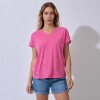 Remera Escote V FUCSIA