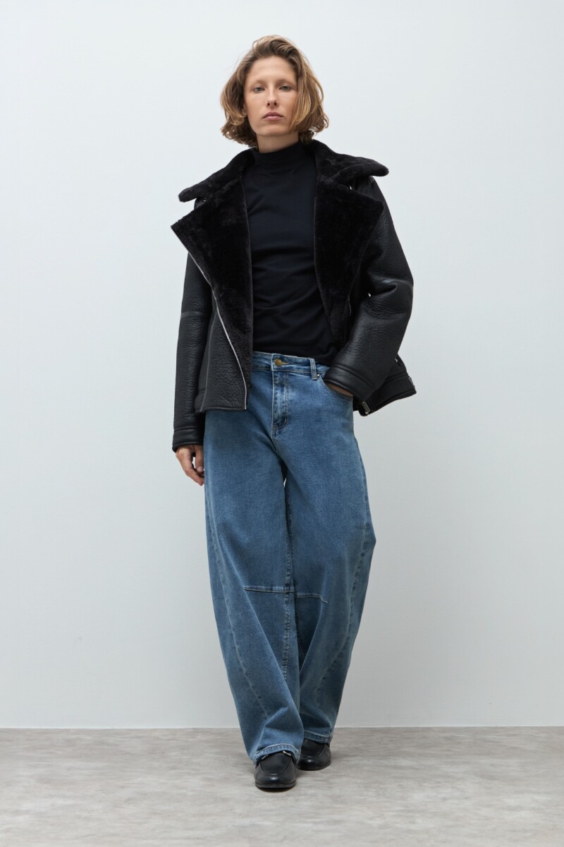 Remera puntilla en puños - negro 