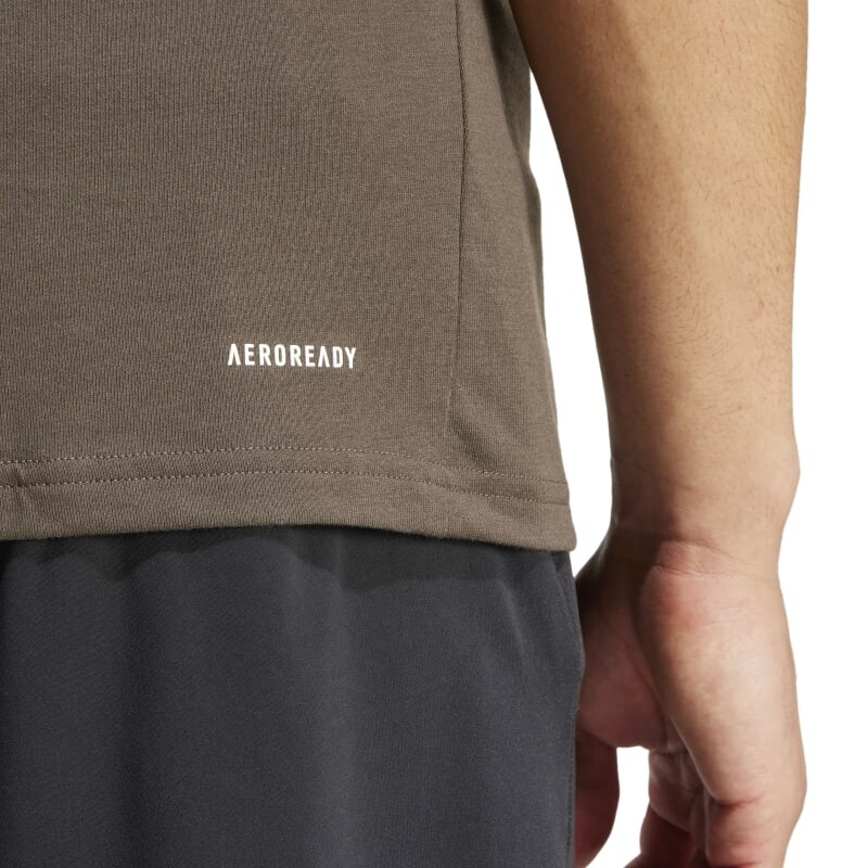Remera Adidas Train Essentials Feelready Logo Marrón