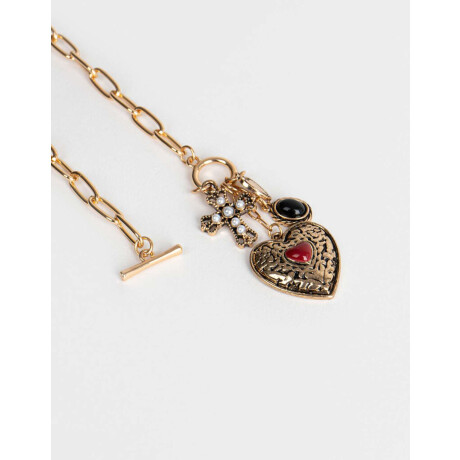 Collares Cortos Con corazón Dorado