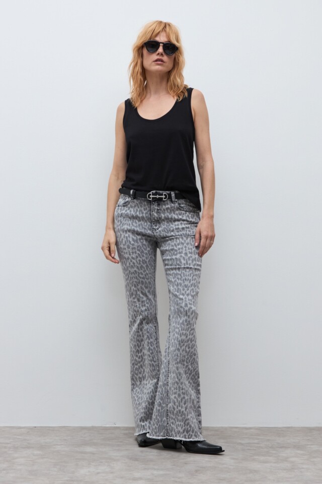 Musculosa escote a la base negro