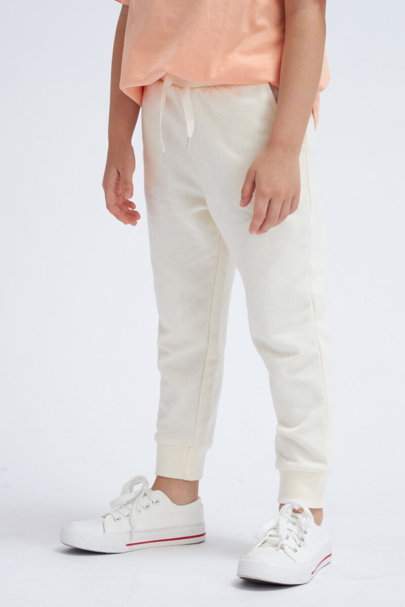 Pantalón deportivo jogger liviano Crudo