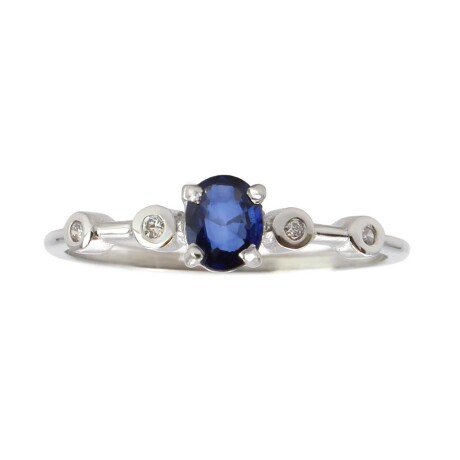 Anillo Astra de oro blanco 18k con zafiro y brillantes Anillo Astra de oro blanco 18k con zafiro y brillantes