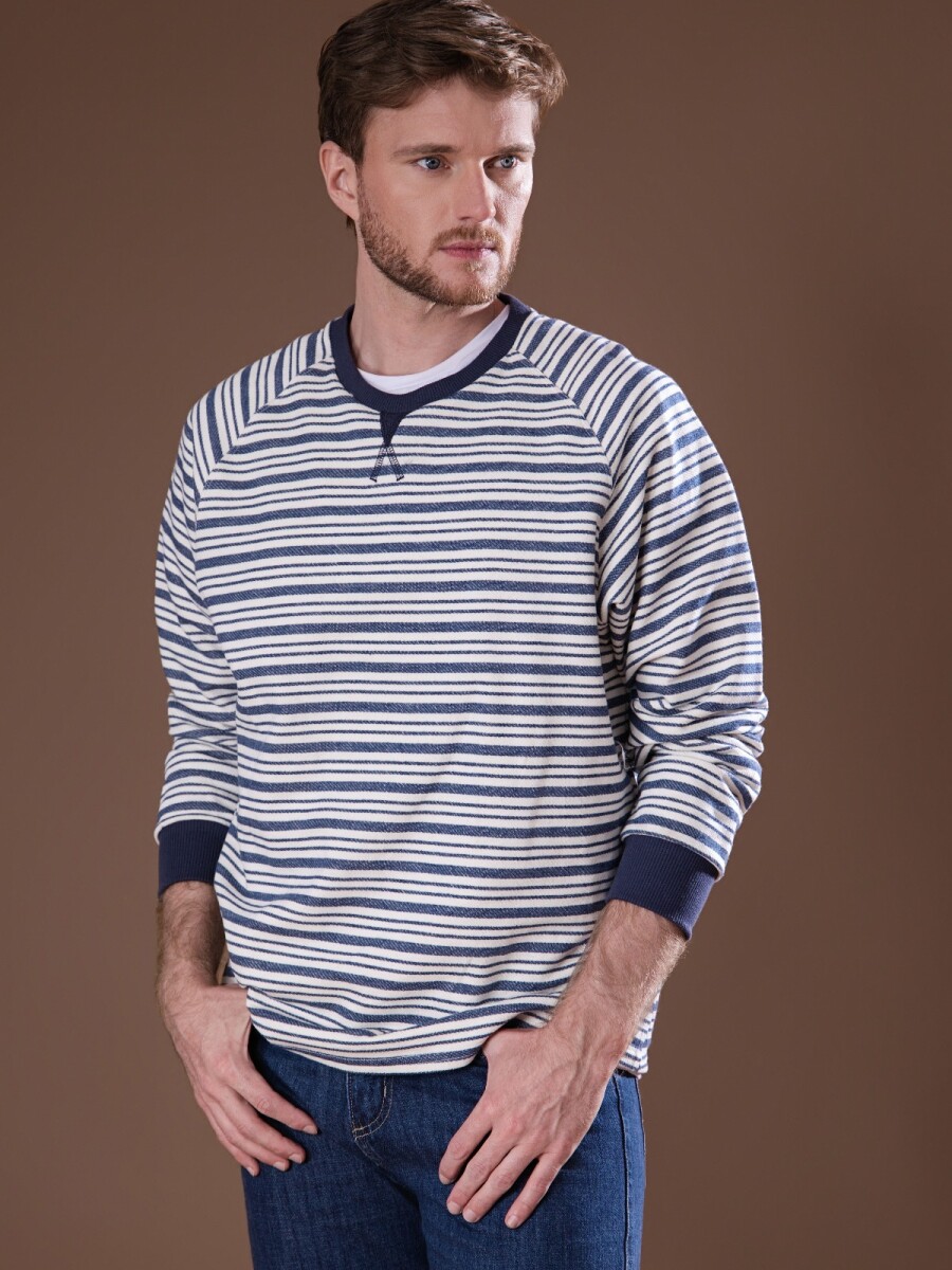Sweater Liam. 